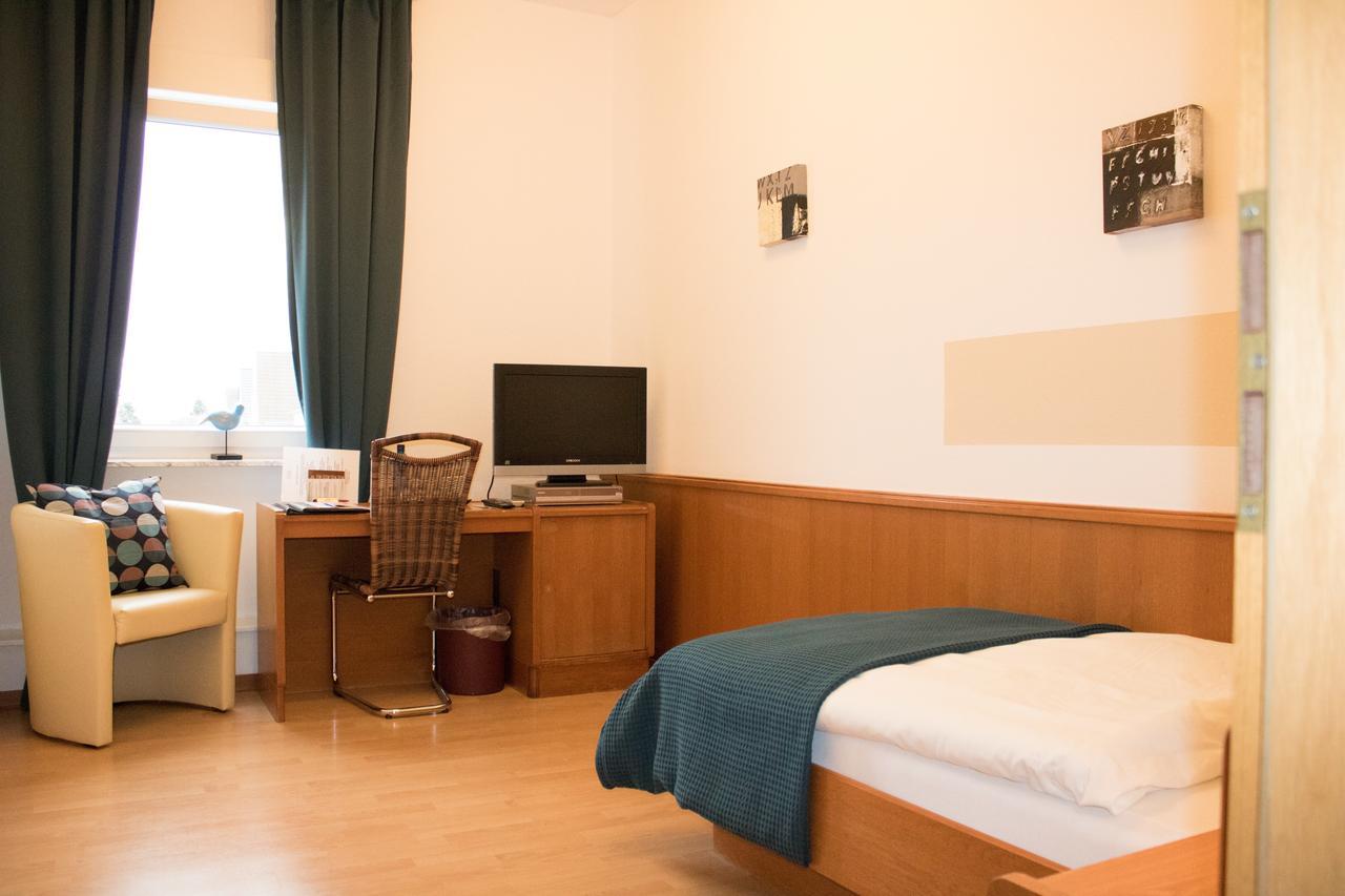 Stadthotel Russelsheim 外观 照片