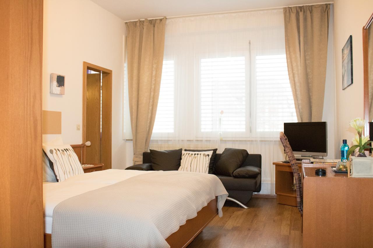Stadthotel Russelsheim 外观 照片