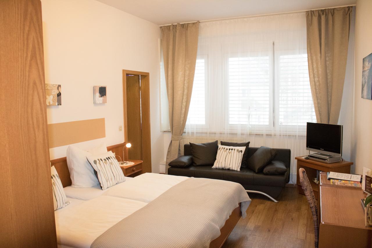 Stadthotel Russelsheim 外观 照片